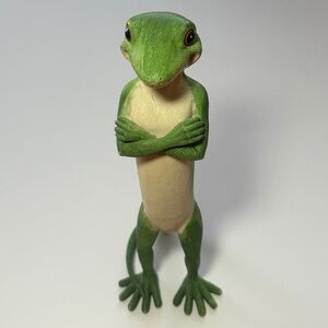 Green and Cream Gecko Figurine - Reptile Habitat Decor